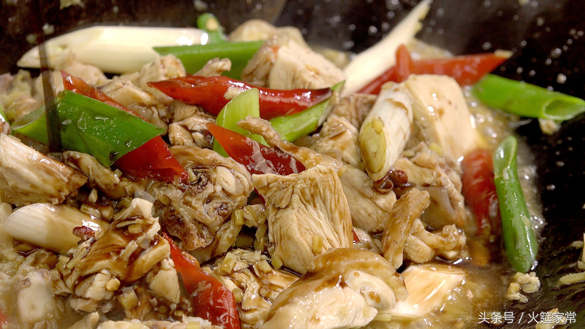 怎样做出来的烧鸡有火腿味道,弄好的烧鸡怎么做好吃