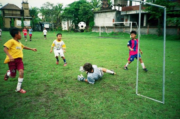 孩子想踢球怎么处理,孩子想踢足球怎么培养