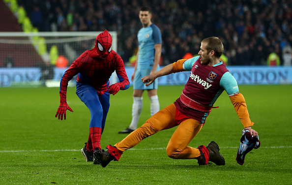 曼城足总杯臂章,为啥足总杯曼城没臂章