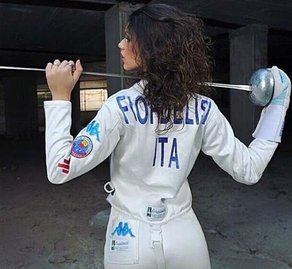 伊瓜因爱进球更爱美女？击剑美女曝光对话后又公开道歉