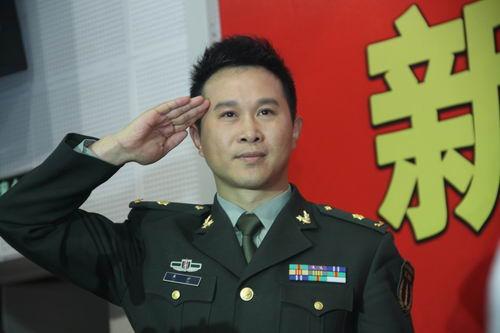 著名军旅歌唱家金波老师闪亮登场,金波演唱的常来常往歌曲