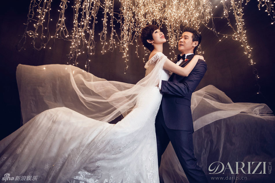 从校服到婚纱12年的爱情长跑,从校服到婚纱相恋7年