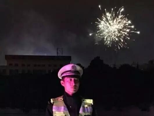 秒杀复制群发！让你见识啥叫”最威武霸气的拜年”！