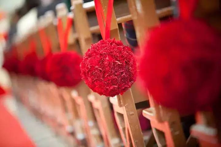 本命年为什么要穿红色,本命年穿红内衣红袜子