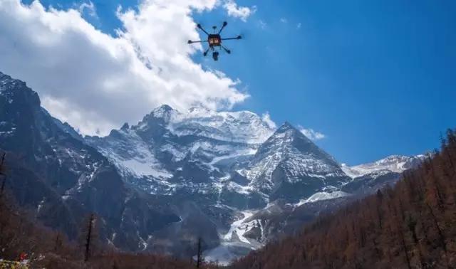 吓尿！歪国人竟用无人机拔牙，这些无人机奇葩用途你绝没见过