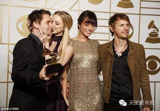 凯特哈德森墨镜遮面,凯特哈德森红毯秀