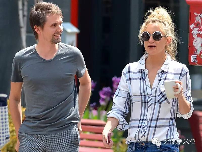 凯特哈德森墨镜遮面,凯特哈德森红毯秀