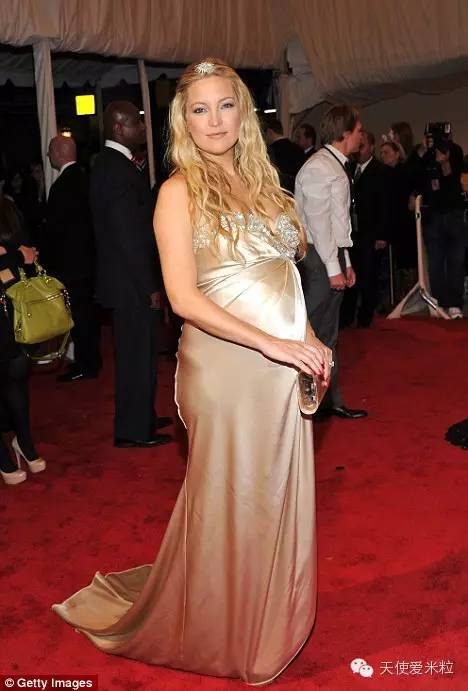 凯特哈德森墨镜遮面,凯特哈德森红毯秀