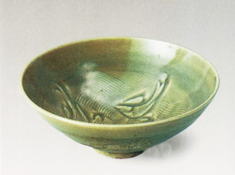 小男孩看鱼的视频,小男孩看鱼