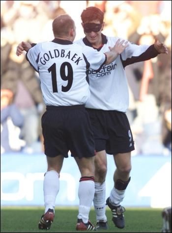 足坛十大经典庆祝动作,足坛十大惊人庆祝动作