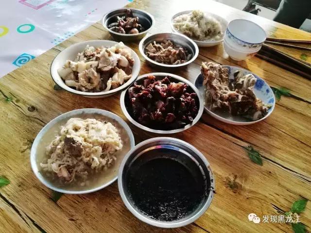 现场实拍农村一家人杀年猪全过程,东北农村真实生活杀年猪