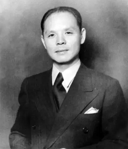 他全家性命危在旦夕，连续被50多个国家拒签，直到来中国总领馆