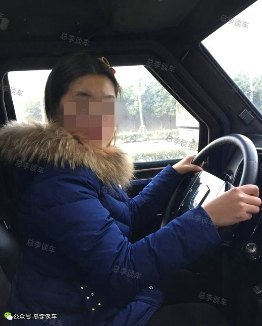 女子开千万防弹车，这车接新娘真霸气，国内罕见婚车