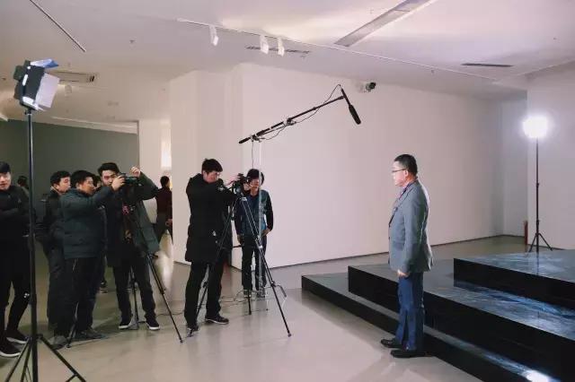 来自艺术的回响：须有作为