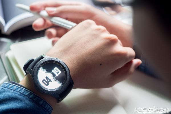 三星GearS3评测：最强智能手表之一，但依然鸡肋