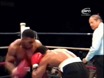 泰森以前打拳咬人耳朵,泰森咬人耳朵是哪一年