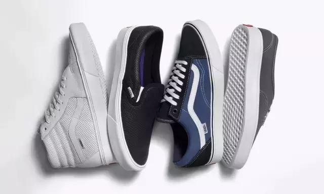 杨幂小金珠手链,杨幂小贝壳黑裙