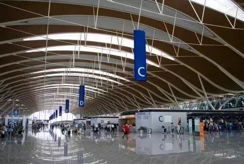 第1次坐飞机超实用小技巧,坐飞机的9个小常识