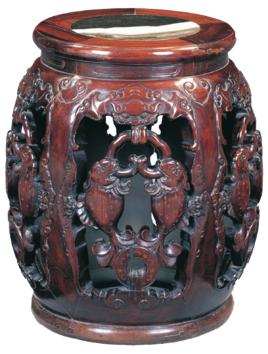 小男孩看鱼的视频,小男孩看鱼