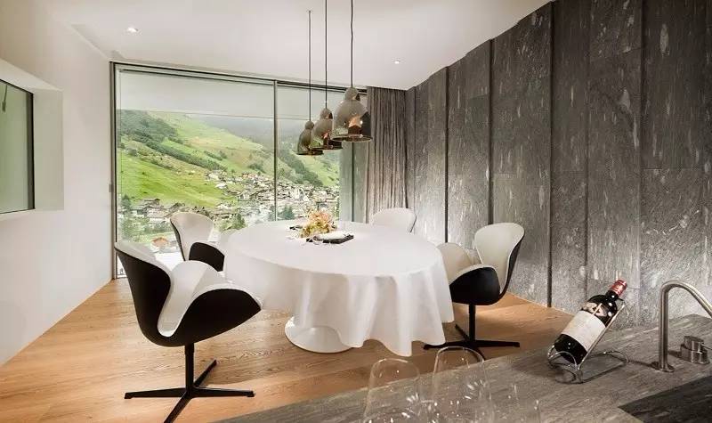 3座普利兹克奖杯，4位世界级建筑大师，一同跑到瑞士乡下建了座可以泡温泉的酒店，要不要一起？