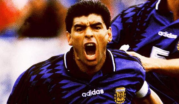 天下足球十大经典庆祝动作劳尔,世界足坛十大霸气庆祝