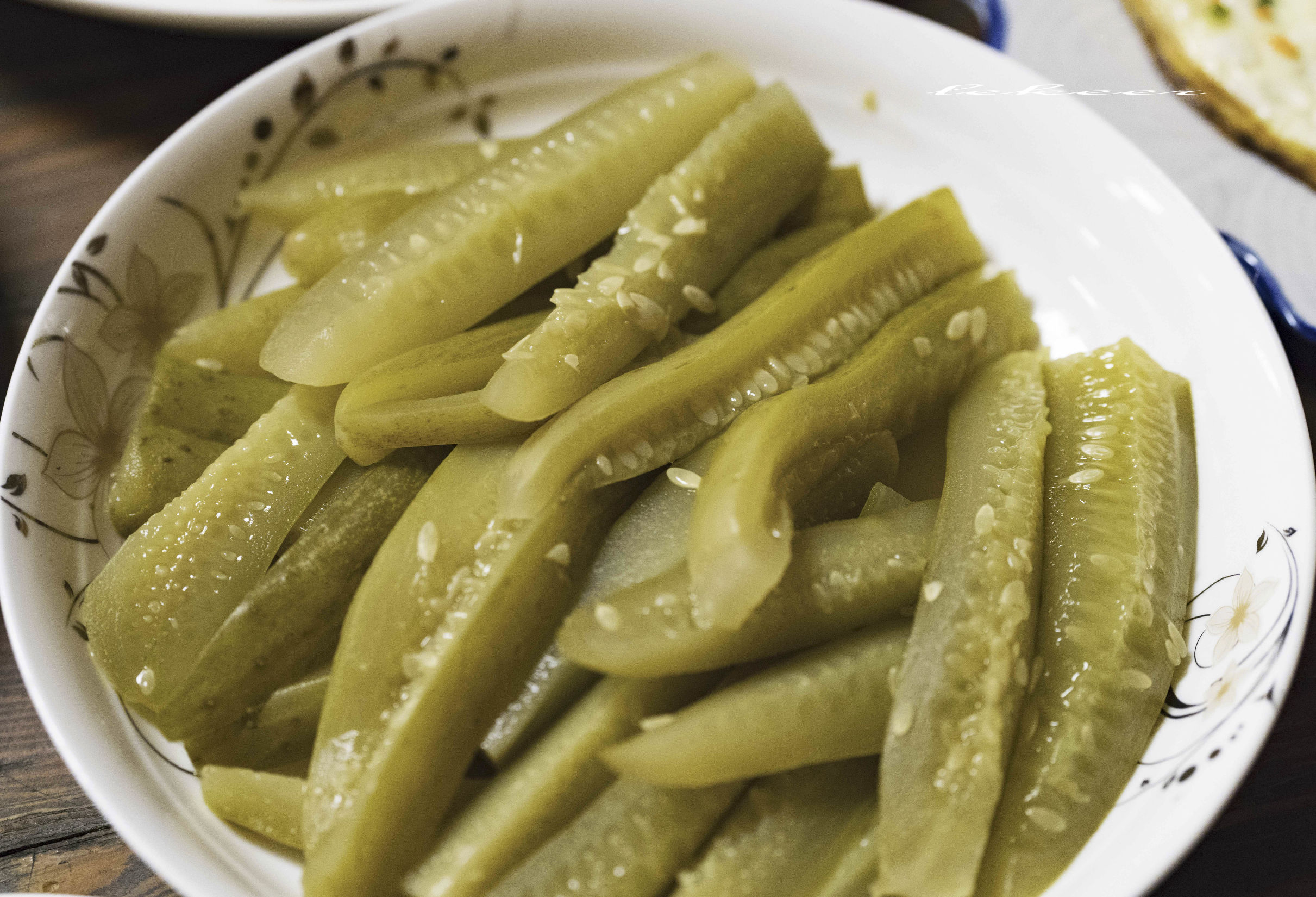 搭眼一看欧洲人一开口居然东北话嘎嘎冷！呵呵，它叫恩和！