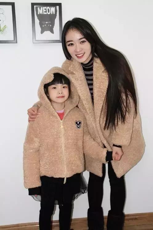 穿亲子装陪孩子一起成长,爸妈和孩子的亲子装