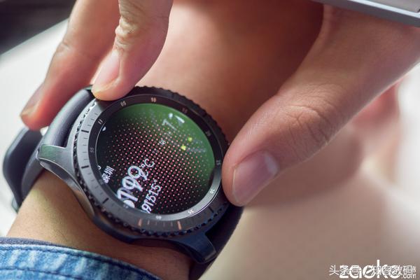 三星GearS3评测：最强智能手表之一，但依然鸡肋
