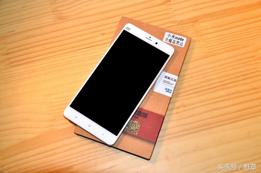 小米note背面贴膜怎么样,小米note12R后贴膜