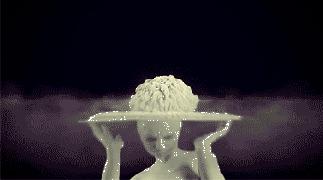 设计书单丨从被玩坏的拼字瓶说起，设计师如何让你愉快地剁手