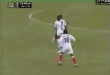 小罗是球王吗,小罗是巴萨的队长吗