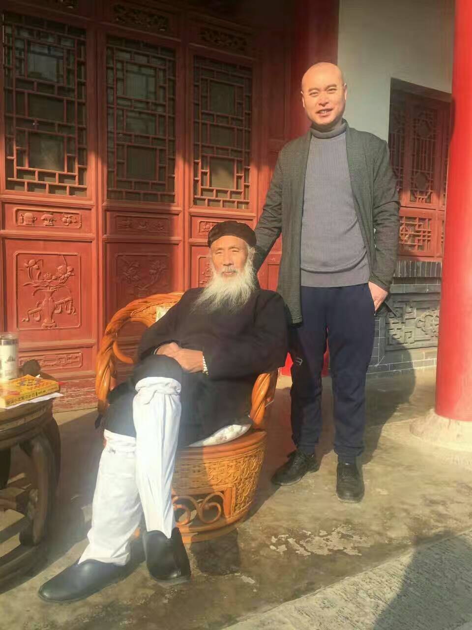 2017年属鸡犯太岁破解方法,属鸡的22年怎样避免克太岁