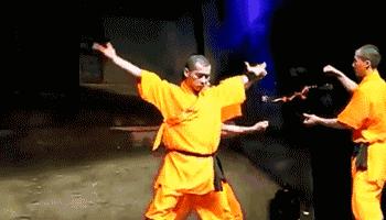 打针的搞笑动图,搞笑gif动图给猪打针