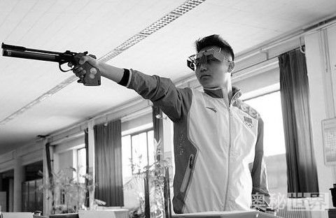 从容不迫的反义词是什么标准答案,从容不迫的反义词