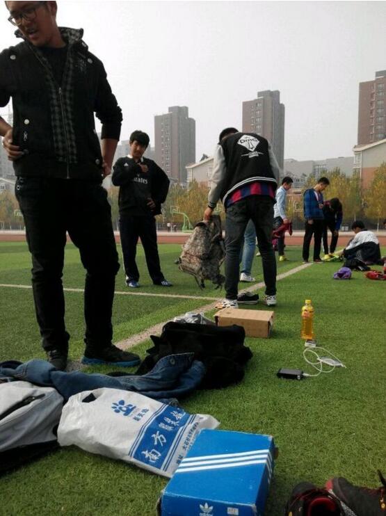 久违了足球场,告别足球场