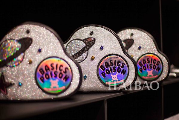 细节点靓魅力时尚，UrbanRevivoAccessory首家精品配饰店盛大开幕！