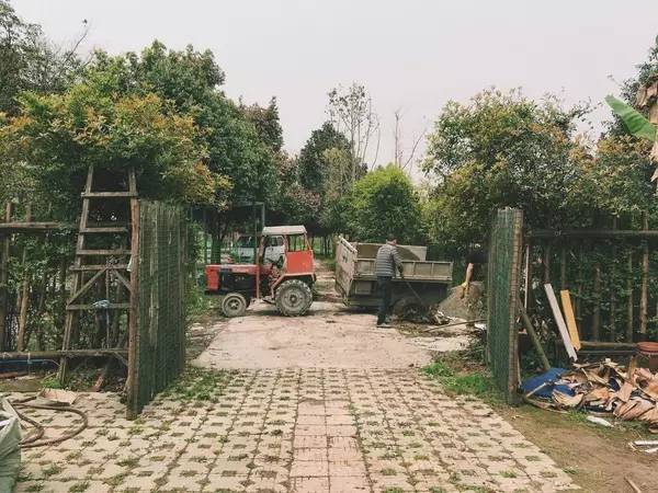 4个月9000元，三个90后把城里的破败院落，徒手改导致家理想的模样