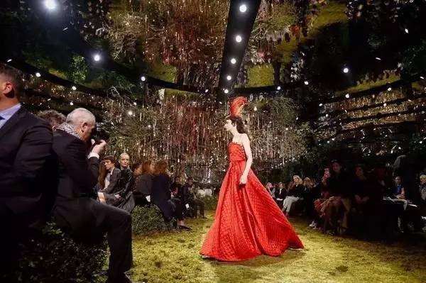 阿秋秋三分钟时尚碎碎念｜谁的粉红少女心？