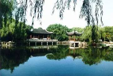 「镇生活」过年还在镇江好，镇江VS国外，100块钱能干啥？看完惊呆你！