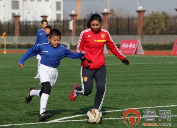 快乐足球，追逐梦想---枣庄及第足球俱乐部绿茵场上的一颗新星