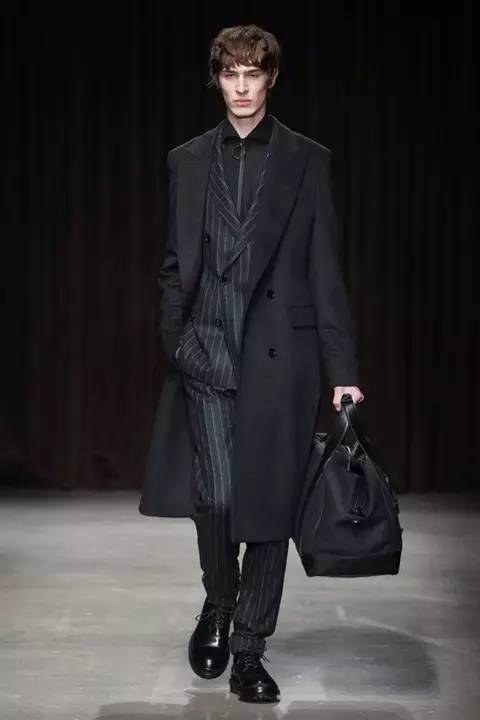 男装周报道｜Boss：除了灰西装，还能走得更远吗？