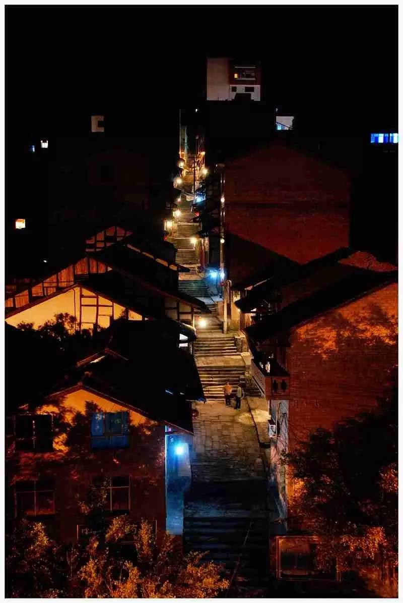 三千多平方公里的家，名字叫石柱