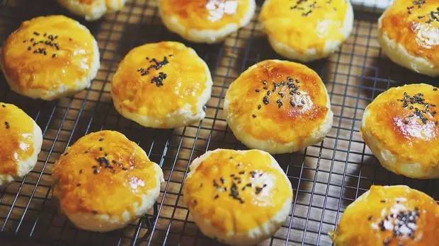 「镇生活」过年还在镇江好，镇江VS国外，100块钱能干啥？看完惊呆你！