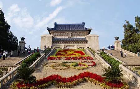 「镇生活」过年还在镇江好，镇江VS国外，100块钱能干啥？看完惊呆你！