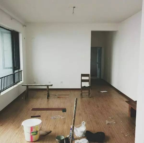 无底线提升千元出租屋品味，看90后美少年怎样活出无数人向往的样子……