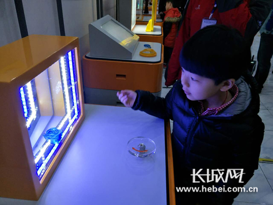 科普狂人秦瑞强：自费筹建科技馆研制四种科普车