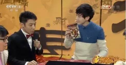 有“魔方侠侣”之称的他们因魔方结缘，他们的魔方世界有点儿甜