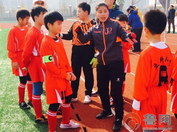 快乐足球，追逐梦想---枣庄及第足球俱乐部绿茵场上的一颗新星