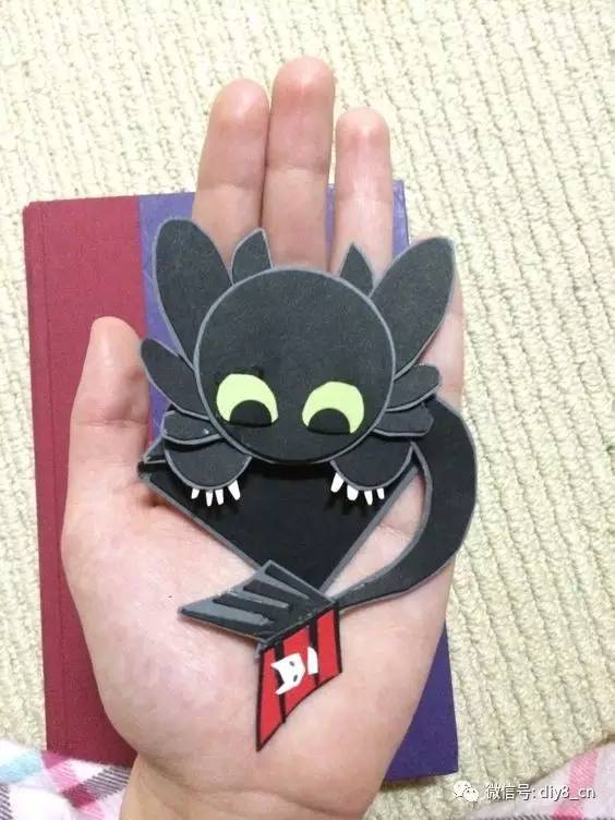 妈妈做了新的书签，孩子他班上的同学们全部都想要！