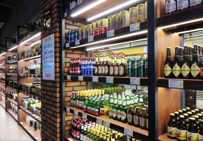 1毛钱换标签，洋泔水秒变大牌！你喝的进口啤酒很可能是这么来的……